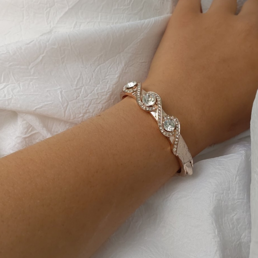 Beautiful Rose Gold-Tone 3 Crystal Wavy Bangle